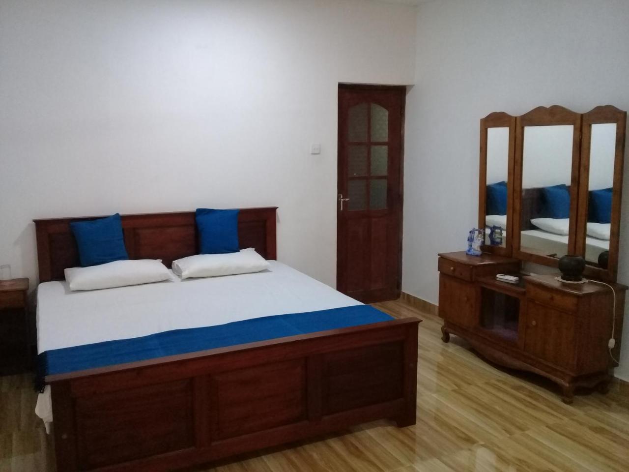 Kuma Beach Side Villa Wadduwa Buitenkant foto